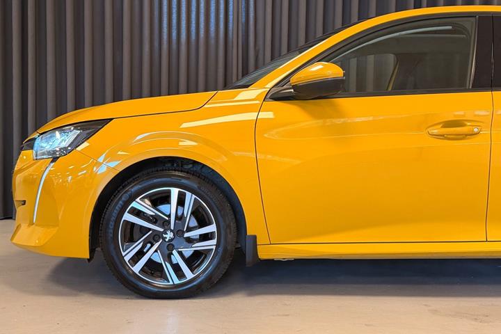 Gul Peugeot 208 fra 2020