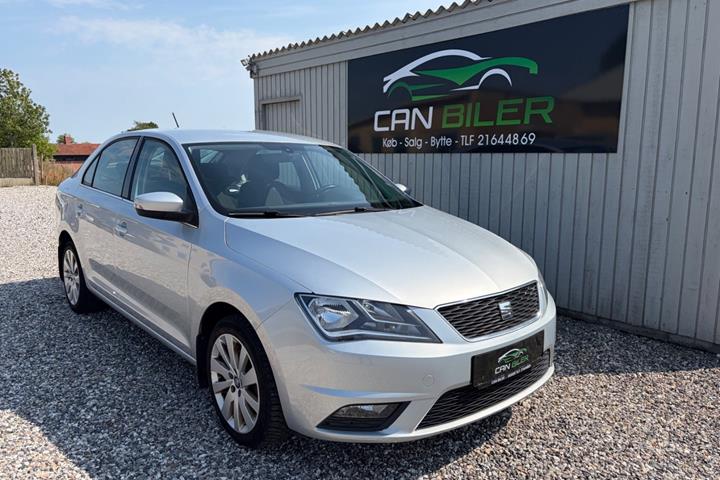 Sølv Seat Toledo fra 2017 set udefra