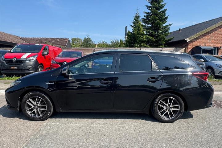 undefined Toyota Auris fra 2015
