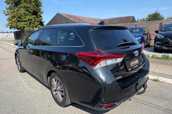 undefined Toyota Auris fra 2015