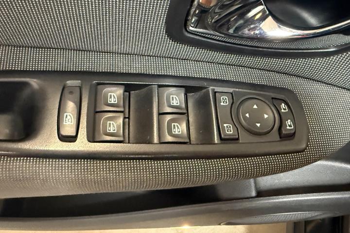 Sort Renault Grand Scenic III fra 2011