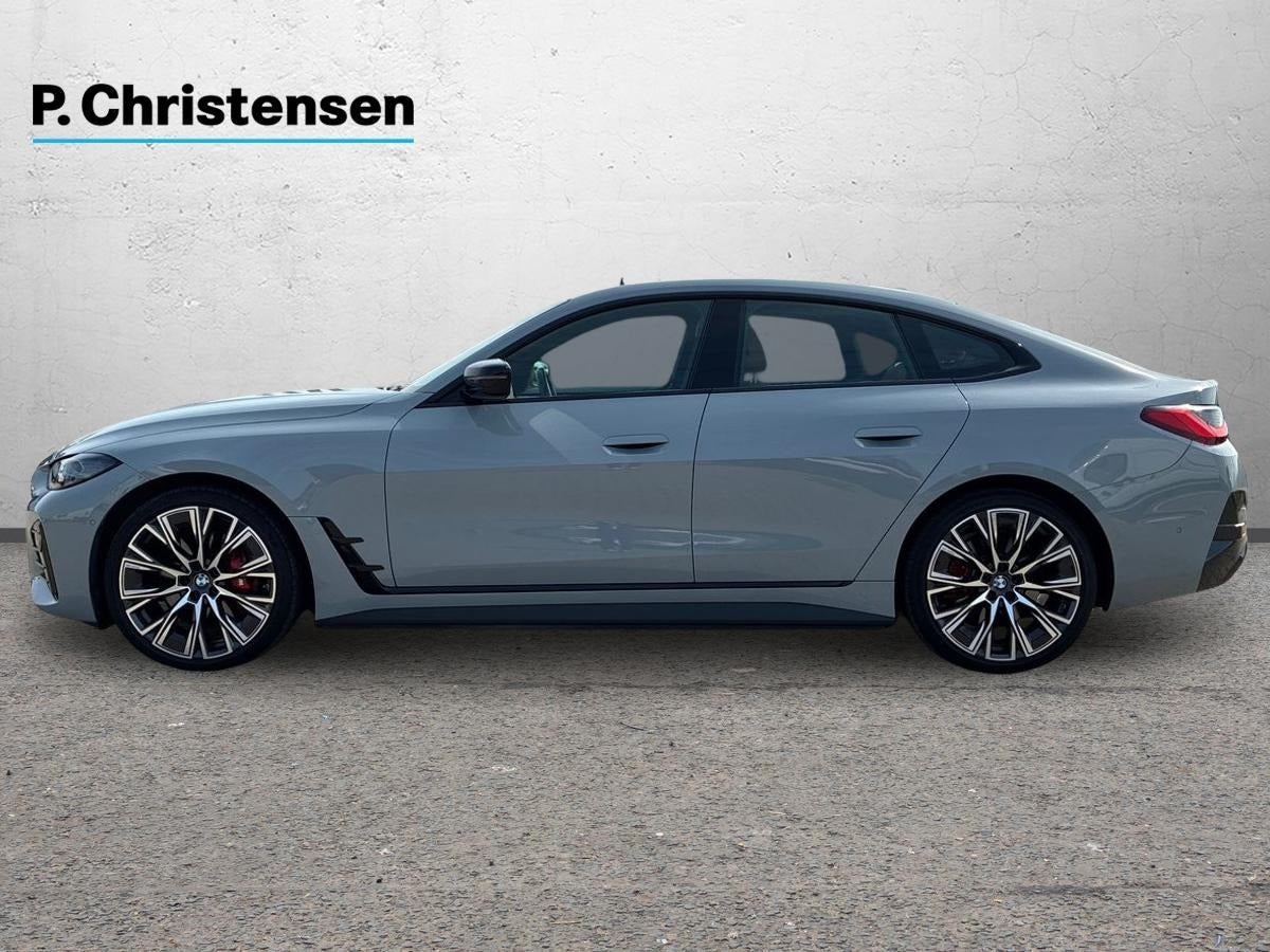 Grå BMW i4 fra 2023