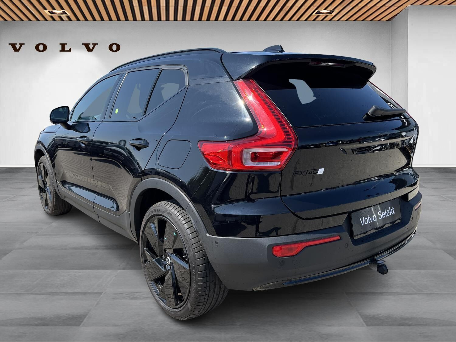 Sort Volvo EX40 fra 2025