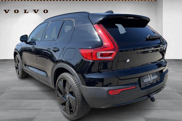 Sort Volvo EX40 fra 2025