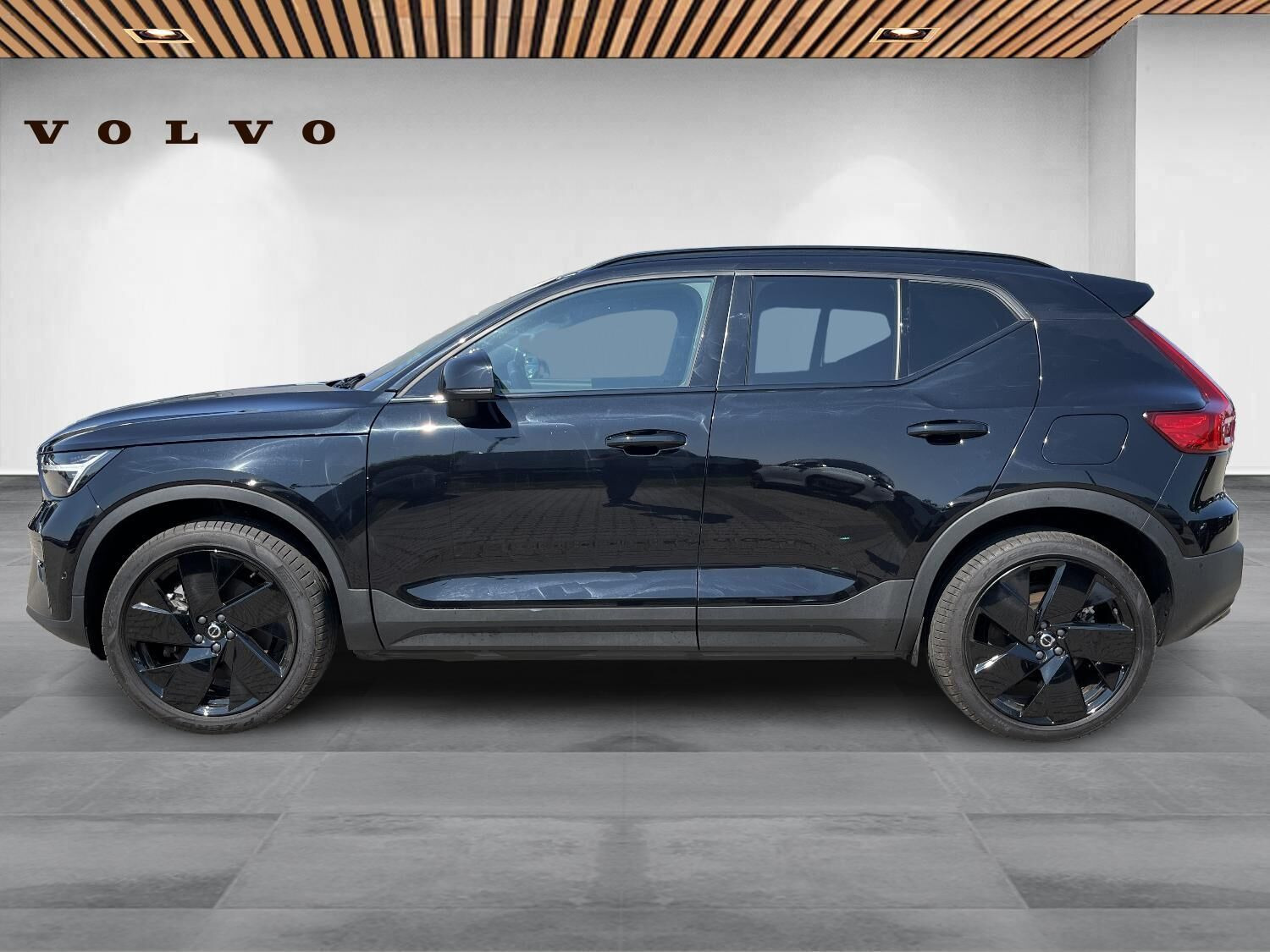 Sort Volvo EX40 fra 2025