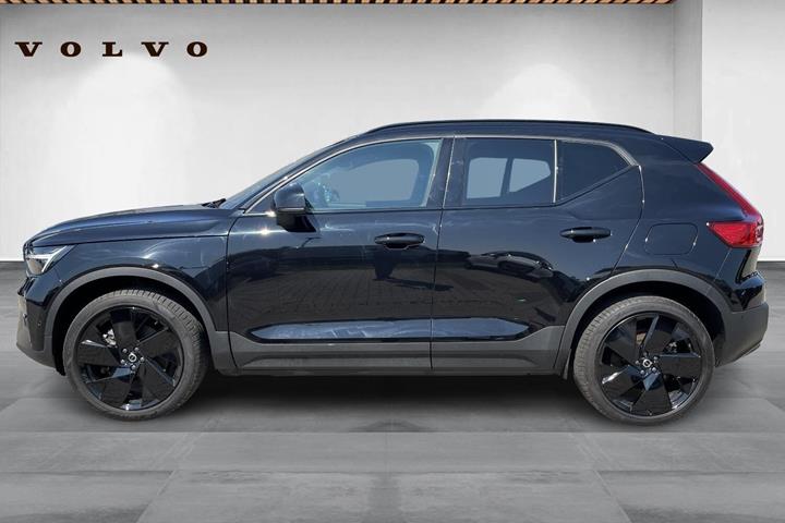 Sort Volvo EX40 fra 2025