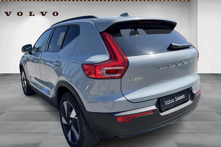 Grå Volvo EX40 fra 2026