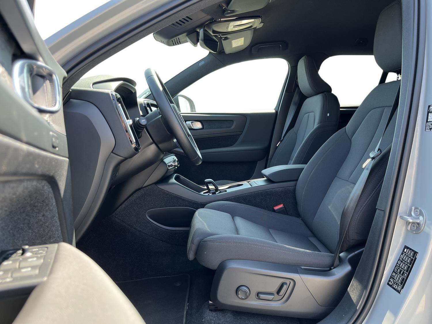 Grå Volvo EX40 fra 2026