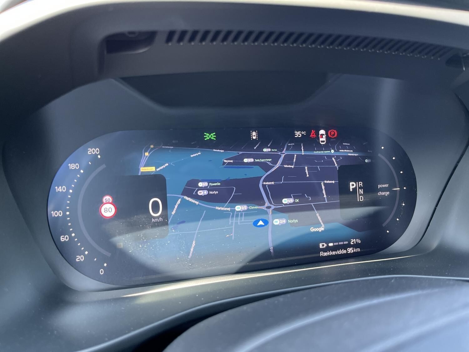 Grå Volvo EX40 fra 2026