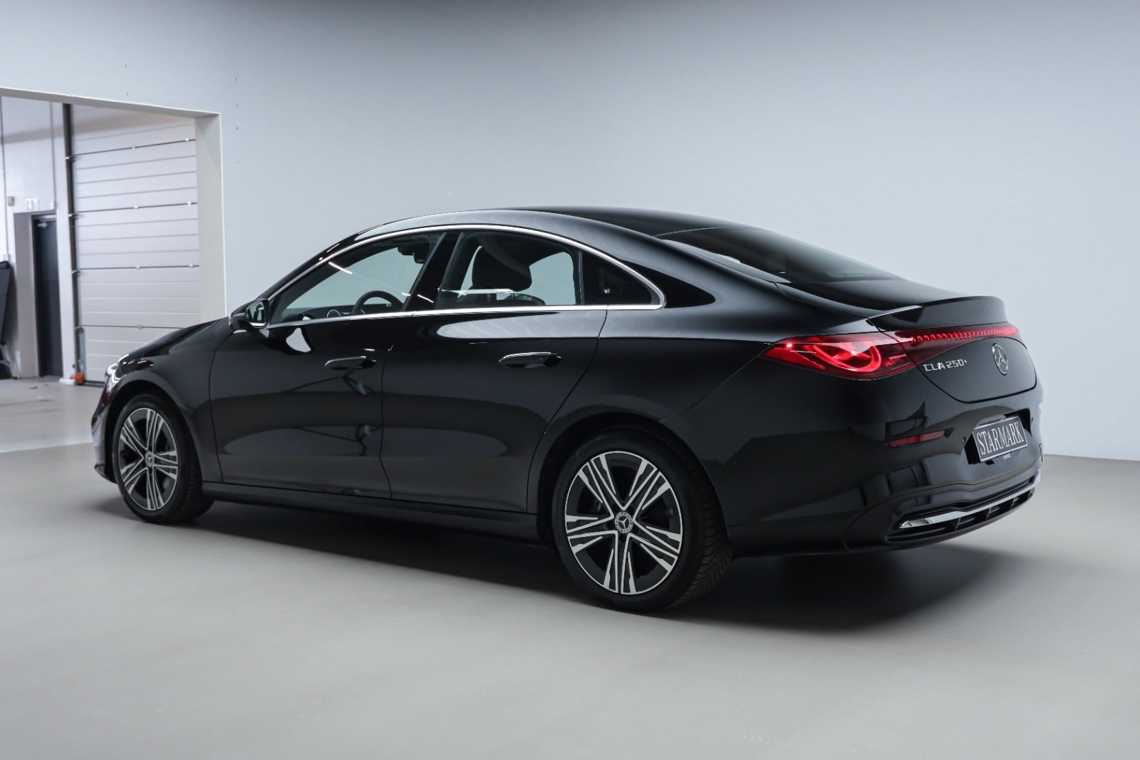 Sort Mercedes CLA250+ fra 2025