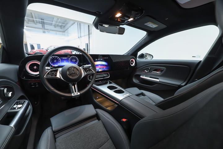 Sort Mercedes CLA250+ fra 2025