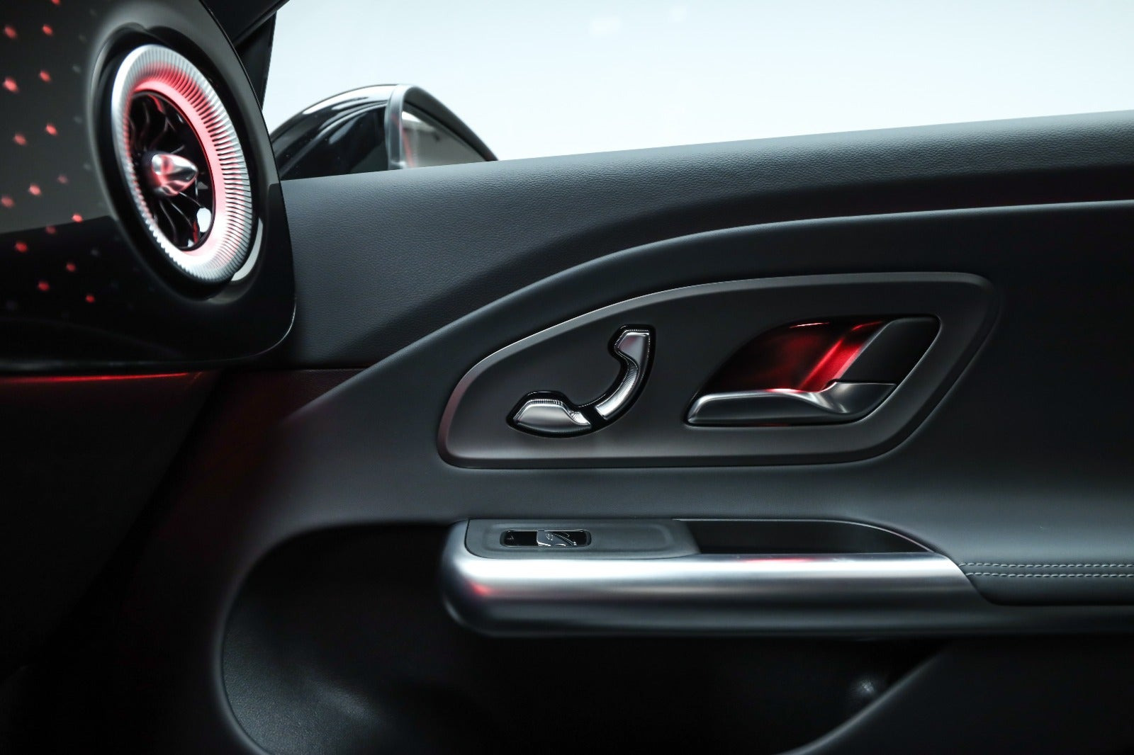 Sort Mercedes CLA250+ fra 2025