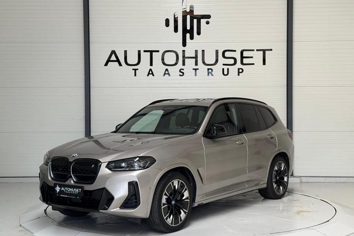 Orange BMW iX3 fra 2022