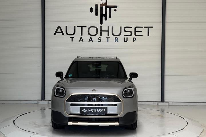 Sølv Mini Countryman E fra 2024