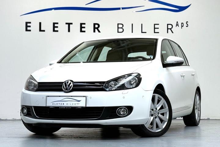 Hvid VW Golf VI fra 2012