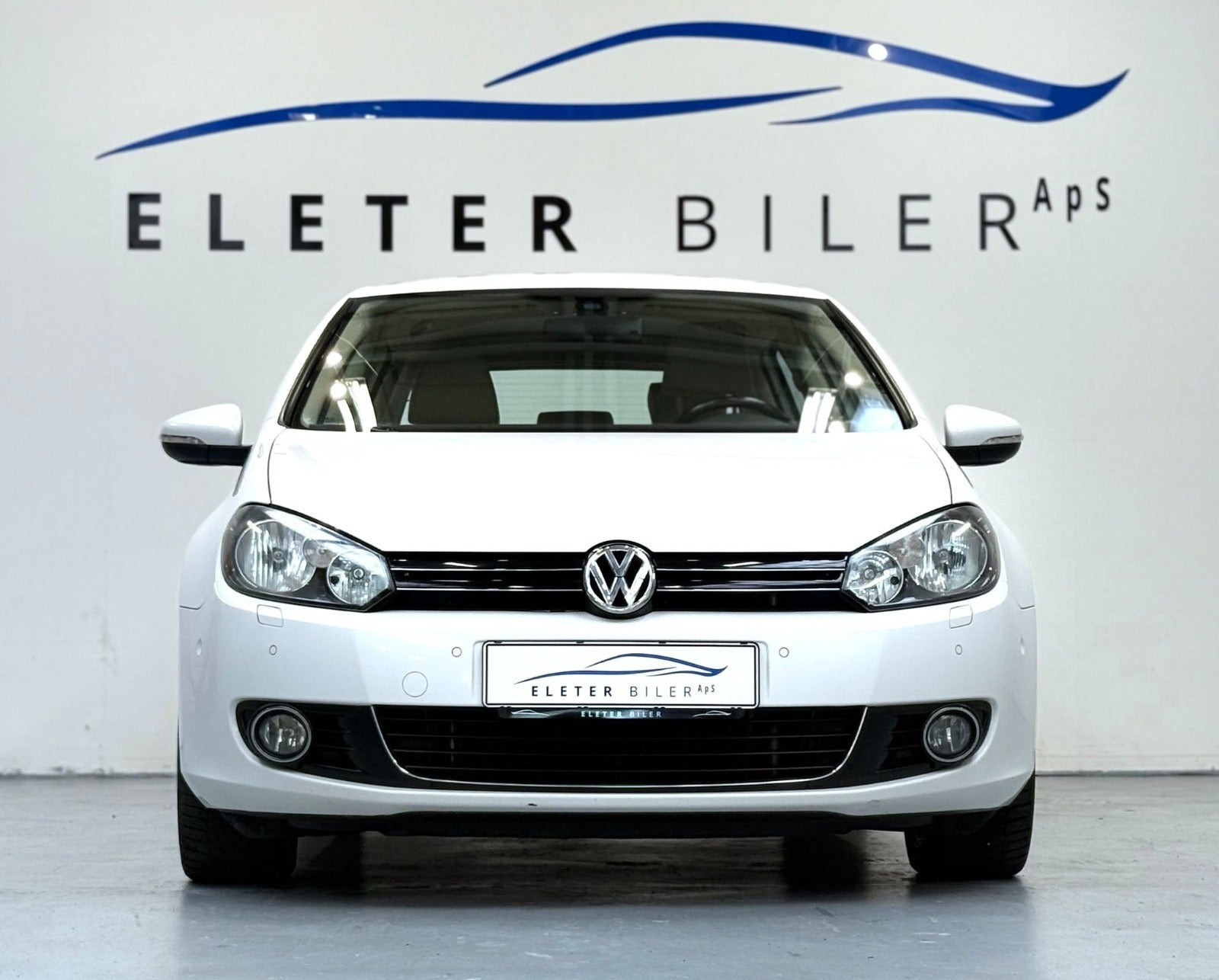 Hvid VW Golf VI fra 2012