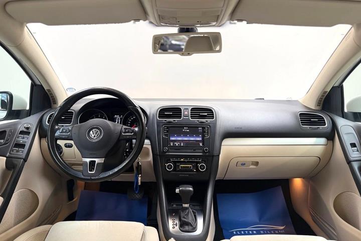 Hvid VW Golf VI fra 2012