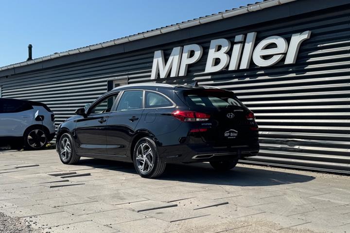 Sort Hyundai i30 fra 2023