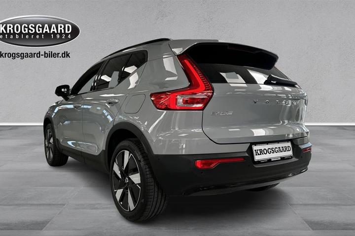 Grå Volvo EX40 fra 2026