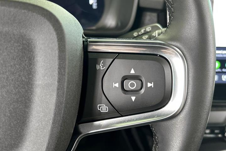 Grå Volvo EX40 fra 2026