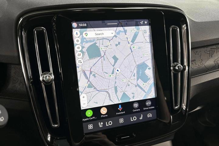 Grå Volvo EX40 fra 2026