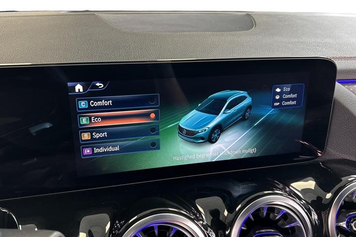 Sølv Mercedes EQA250+ fra 2025
