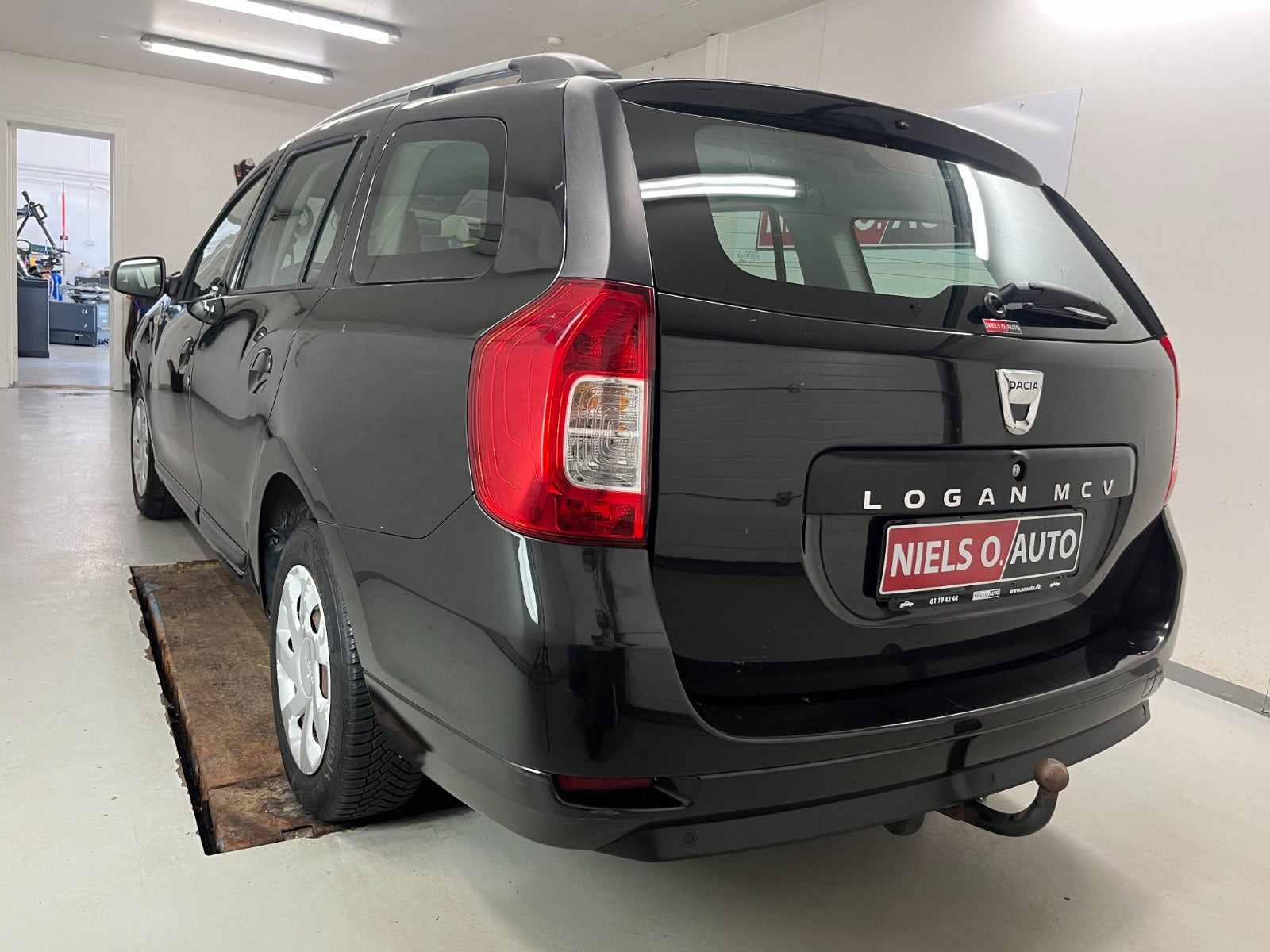 Sort Dacia Logan fra 2016