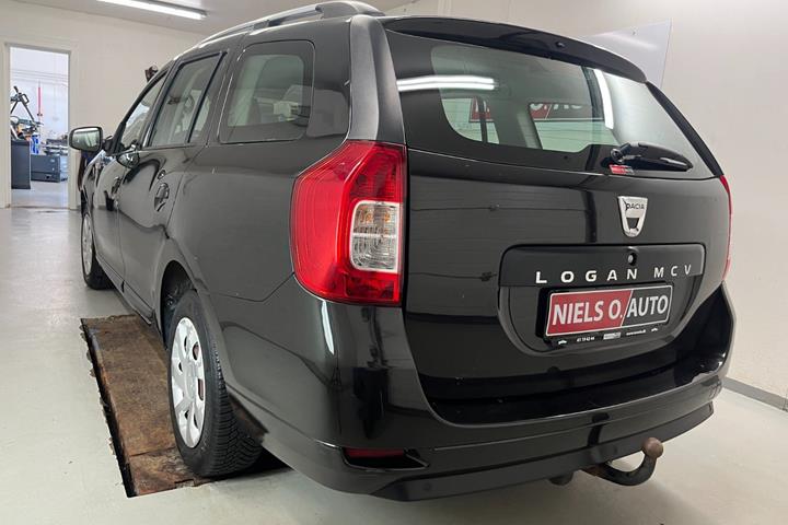 Sort Dacia Logan fra 2016