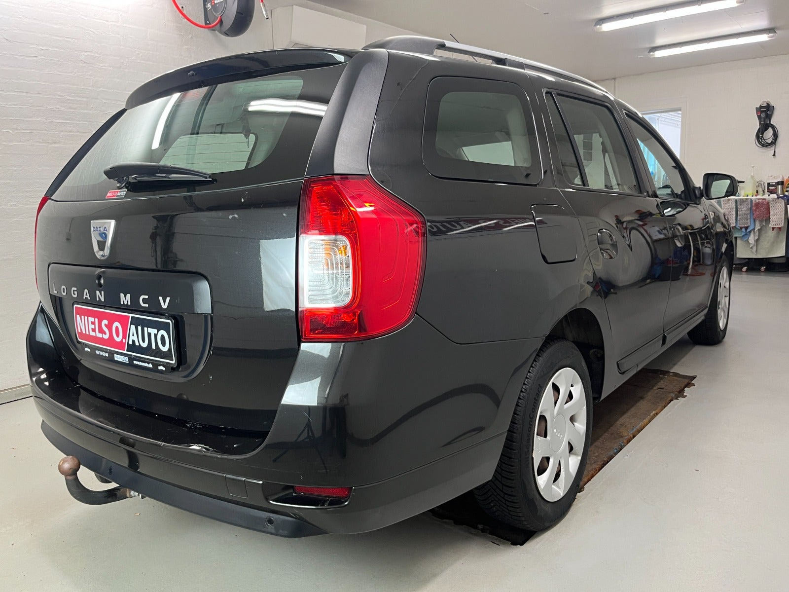 Sort Dacia Logan fra 2016