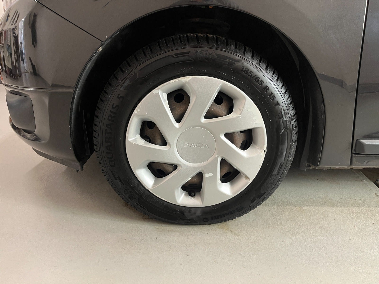 Sort Dacia Logan fra 2016