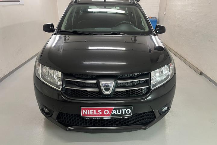 Sort Dacia Logan fra 2016