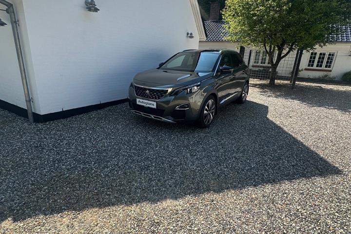 Grå Peugeot 3008 fra 2019