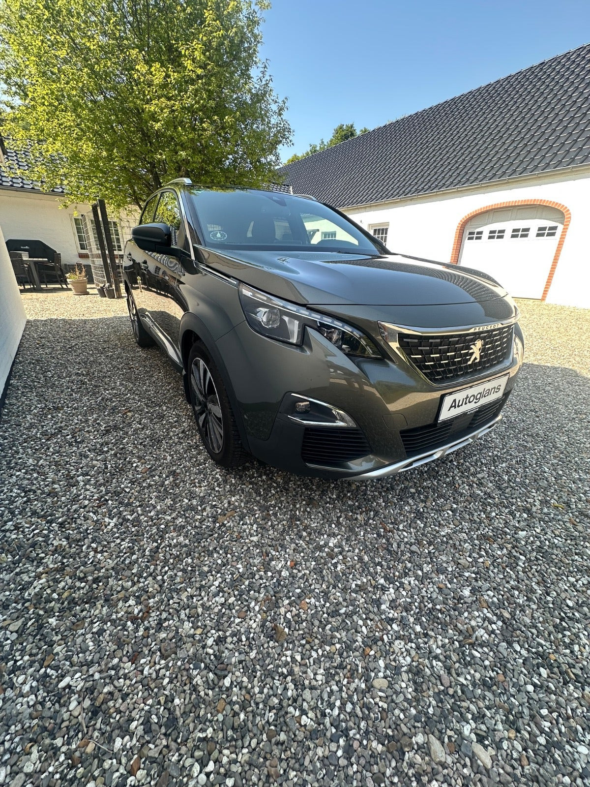 Grå Peugeot 3008 fra 2019