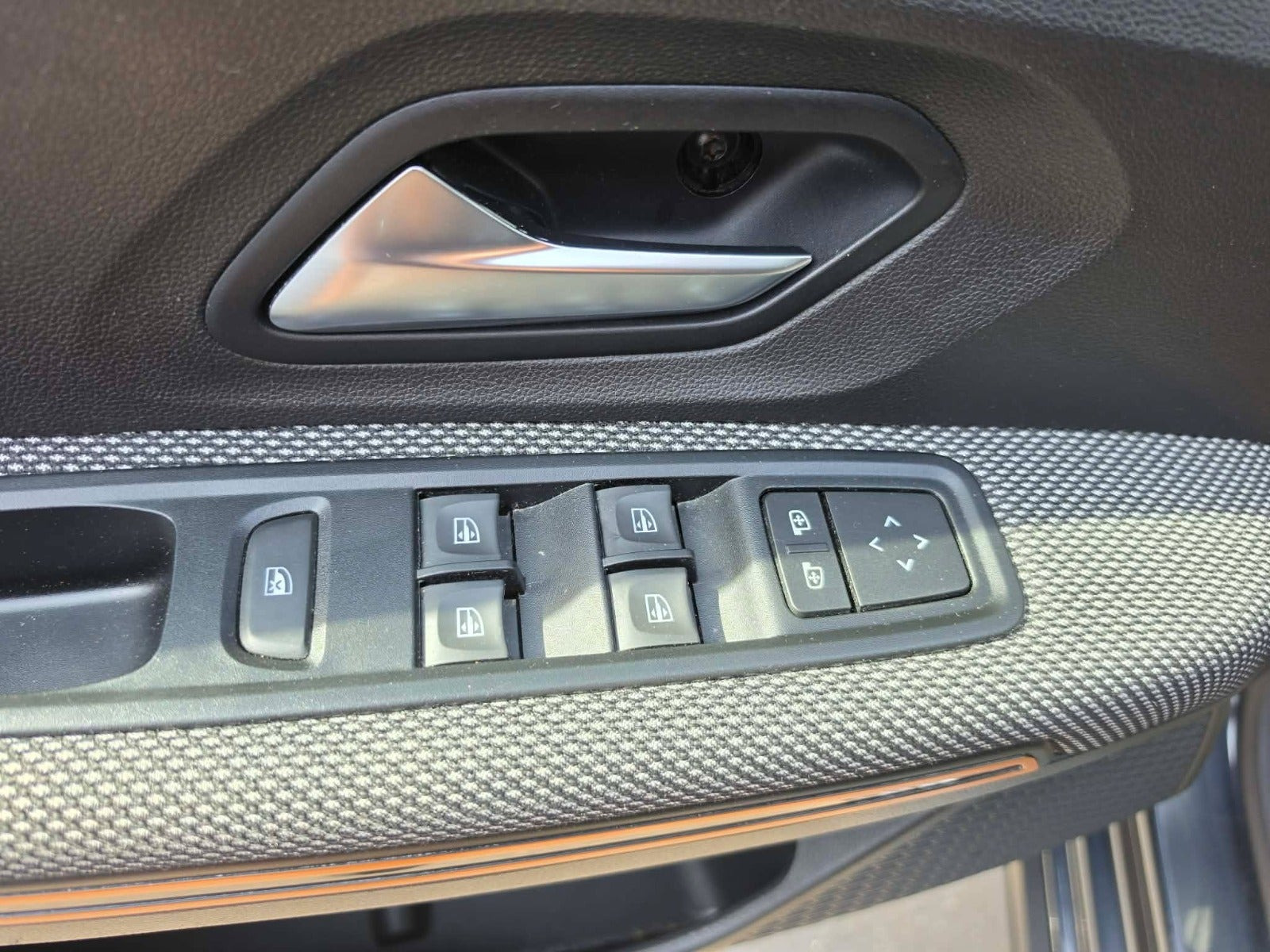 Grå Dacia Sandero Stepway fra 2022