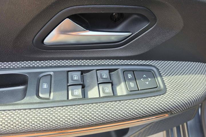Grå Dacia Sandero Stepway fra 2022