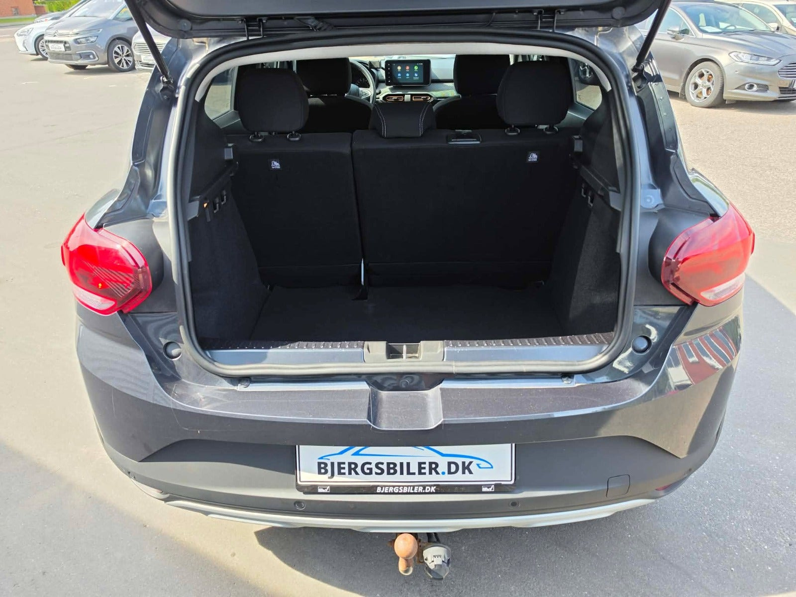 Grå Dacia Sandero Stepway fra 2022