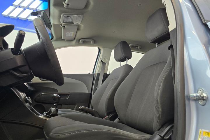 Blå Chevrolet Aveo fra 2011