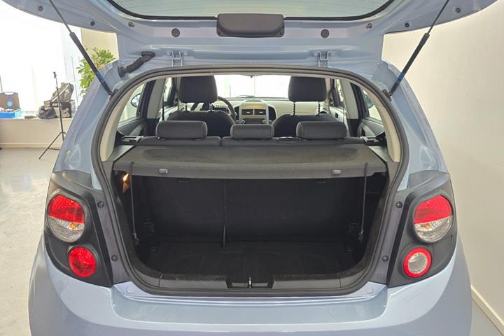 Blå Chevrolet Aveo fra 2011