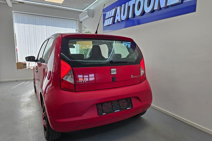 Rød Seat Mii fra 2013