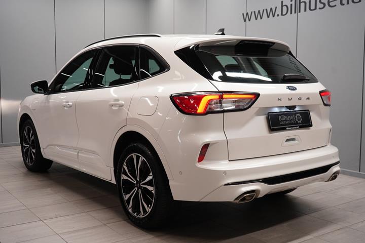 Hvid Ford Kuga fra 2021