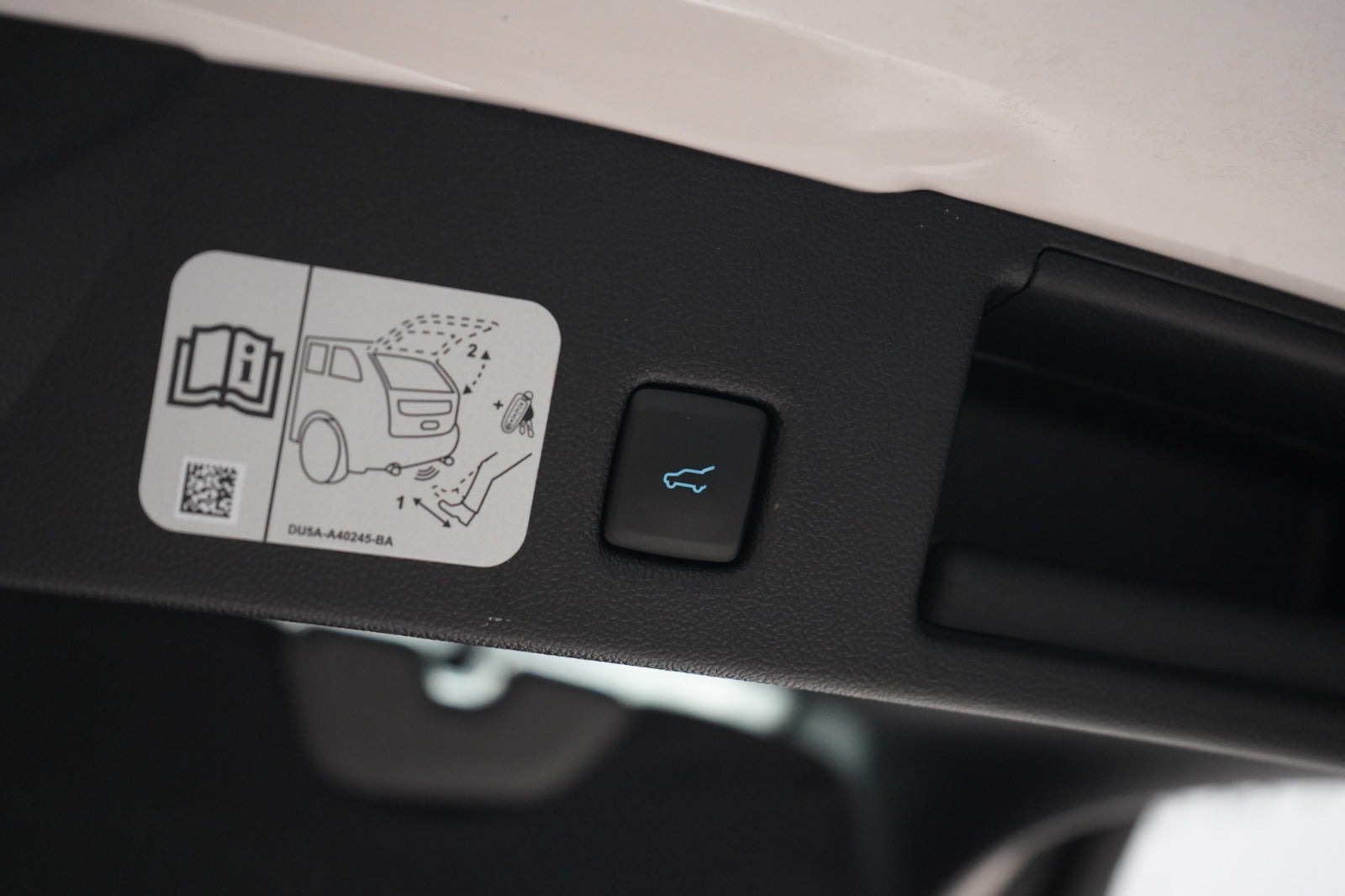 Hvid Ford Kuga fra 2021