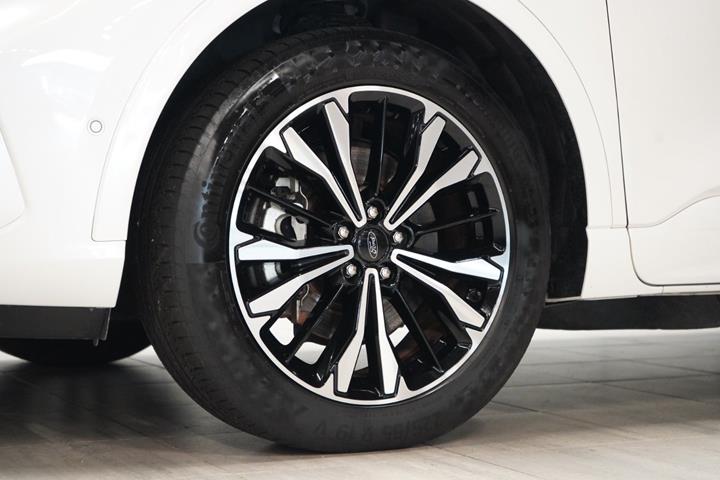 Hvid Ford Kuga fra 2021