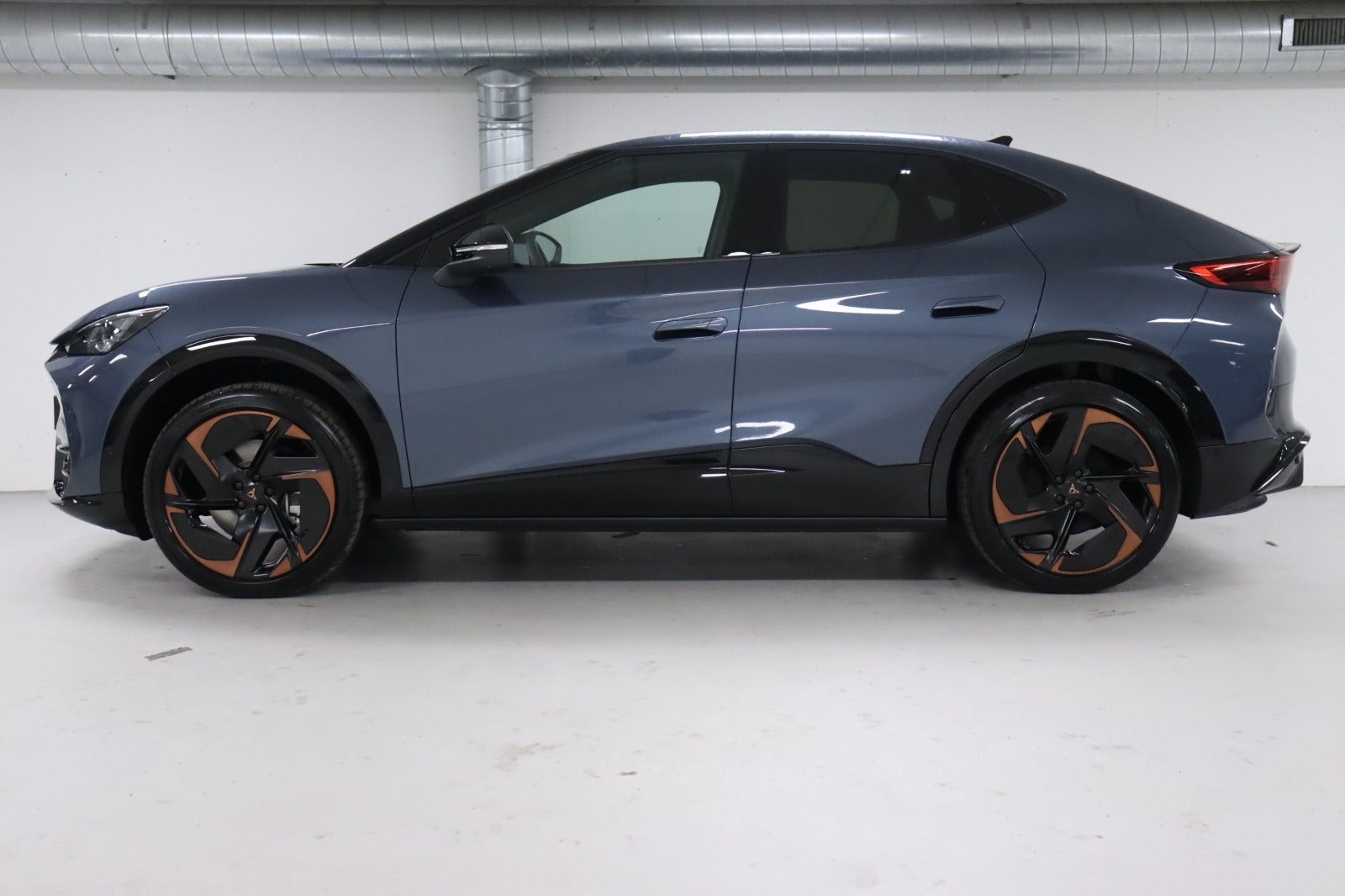Blå Cupra Tavascan fra 2025