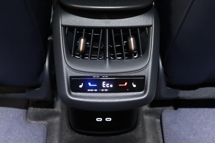 Blå Cupra Tavascan fra 2025