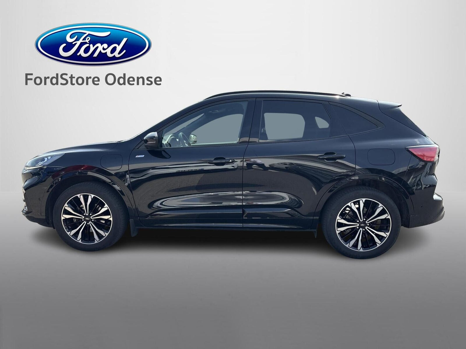 Sort Ford Kuga fra 2023