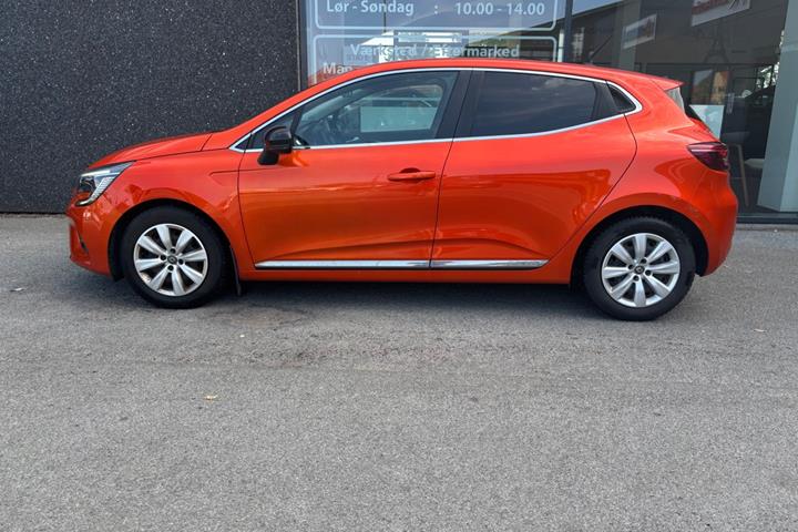 Orange Renault Clio V fra 2020