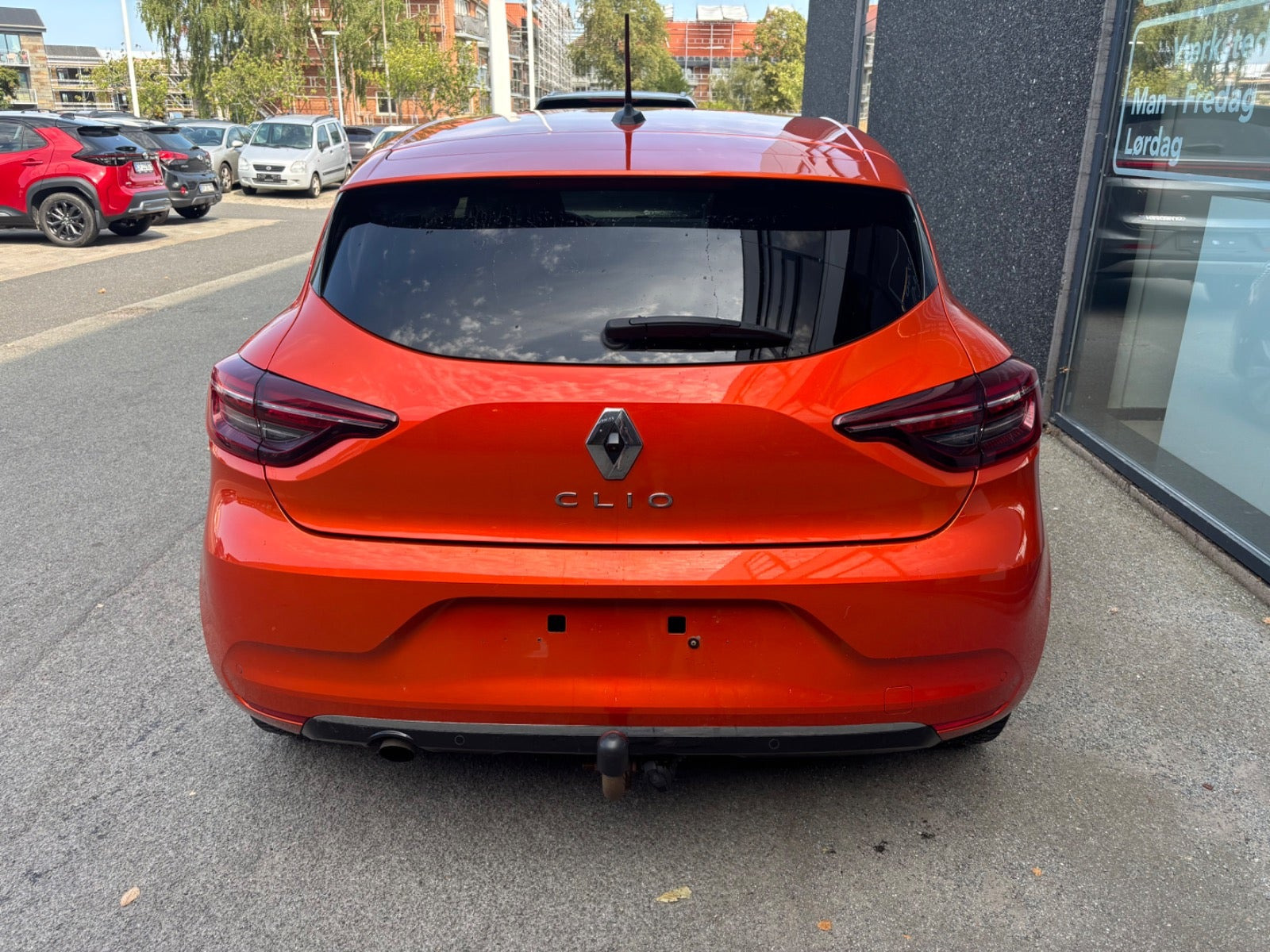 Orange Renault Clio V fra 2020