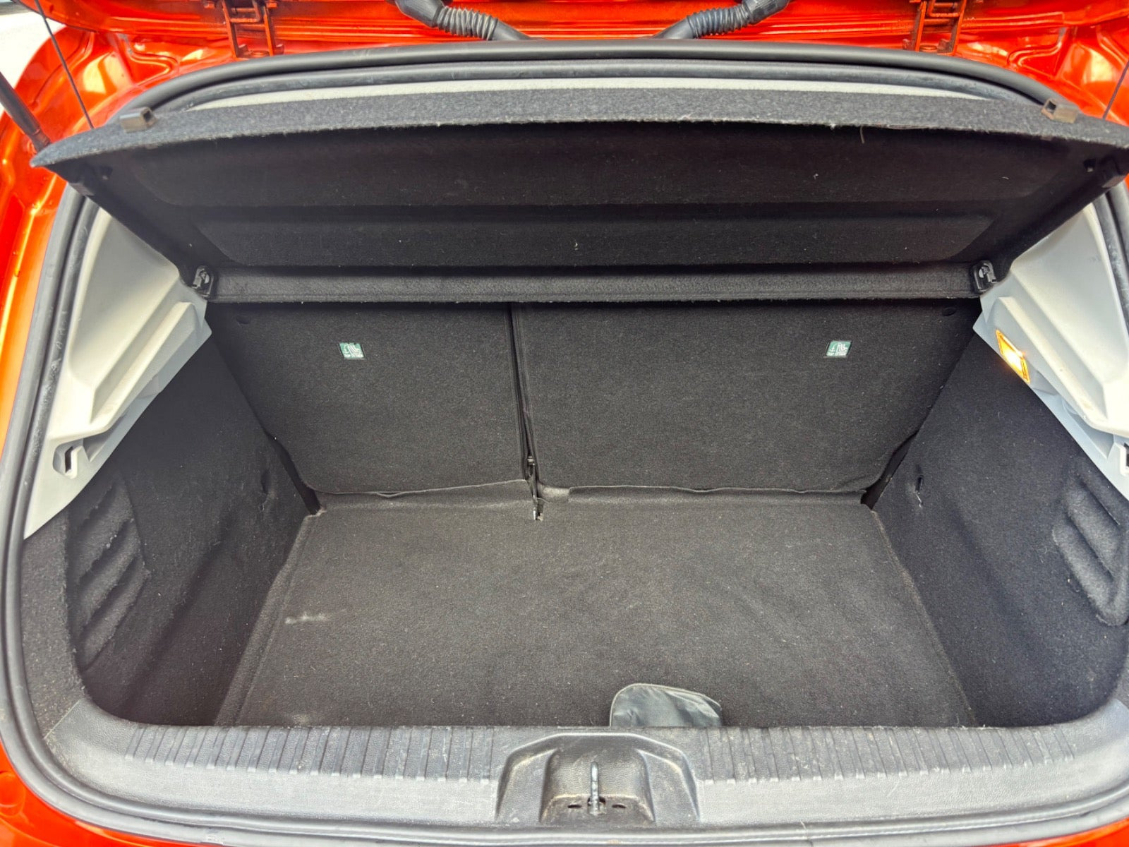Orange Renault Clio V fra 2020