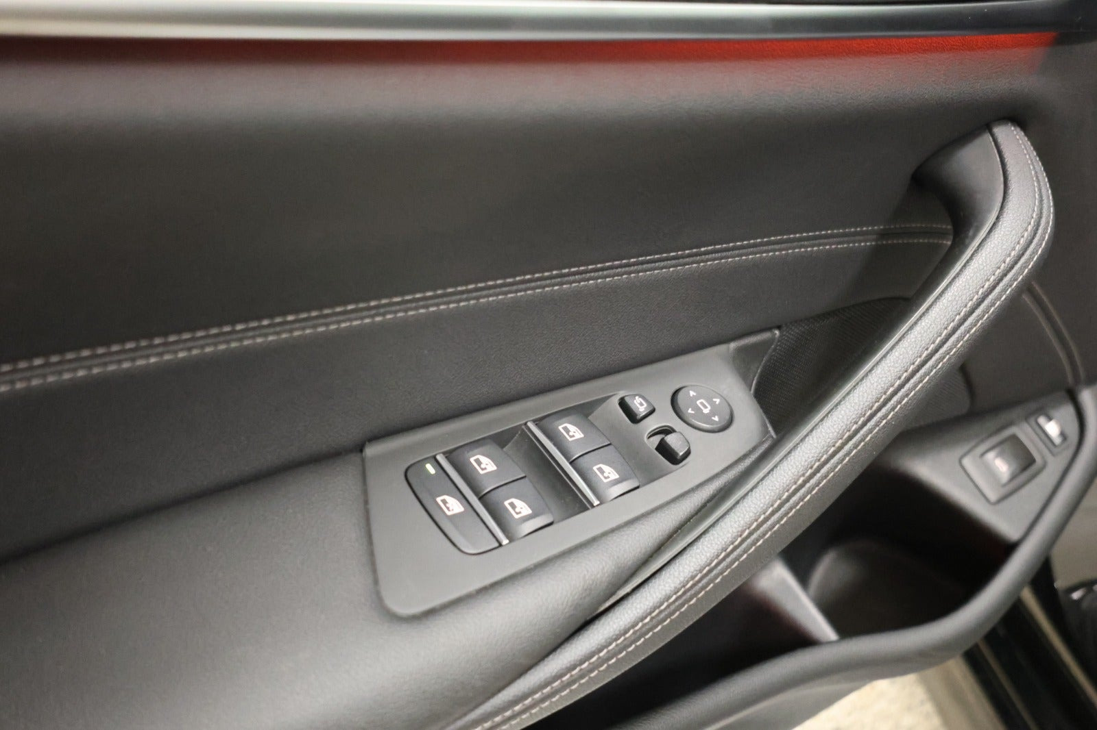 Sort BMW 530e fra 2022