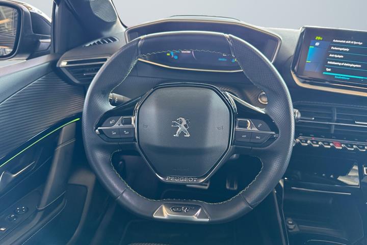 Sort Peugeot e-208 fra 2022